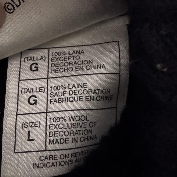 🏔️Rare 1990's Vintage Disney Ski Lodge Cream and Blue V-Neck Sweaters 100% Wool - Picture 7 of 16